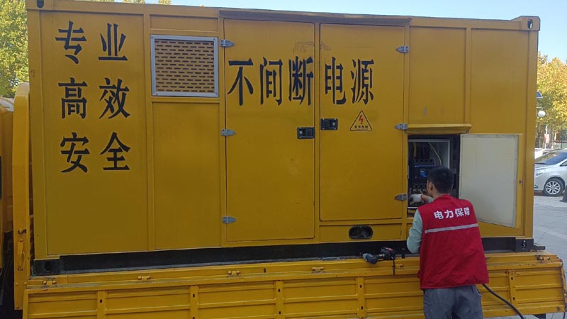 团风柴油发电机组和UPS电源配合使用时，如何避免切换过程中的电力中断？